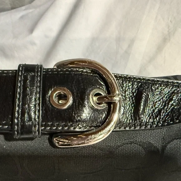 Coach Black Signature Shoulder Bag - Picture 3 of 8